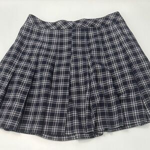 Divided Pleated Skirt